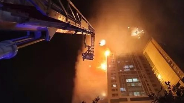 消防知識 丨 全樓在燃燒！33層建筑深夜起火，高層火災到底該如何逃生？